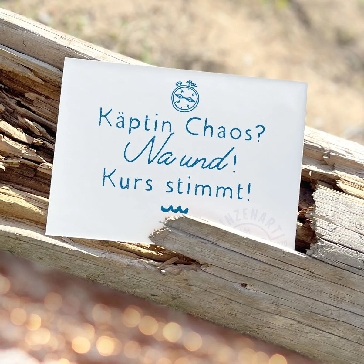 Postkarte Kurs stimmt, motivierender maritimer Spruch am Strand | Prinzenart