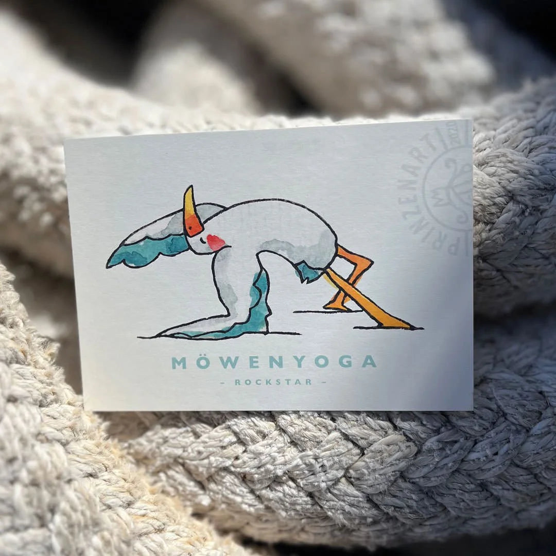 Yogamoewen-Postkarte Moewe in Rockstar-Pose am Tau, maritime Aquarell | Prinzenart