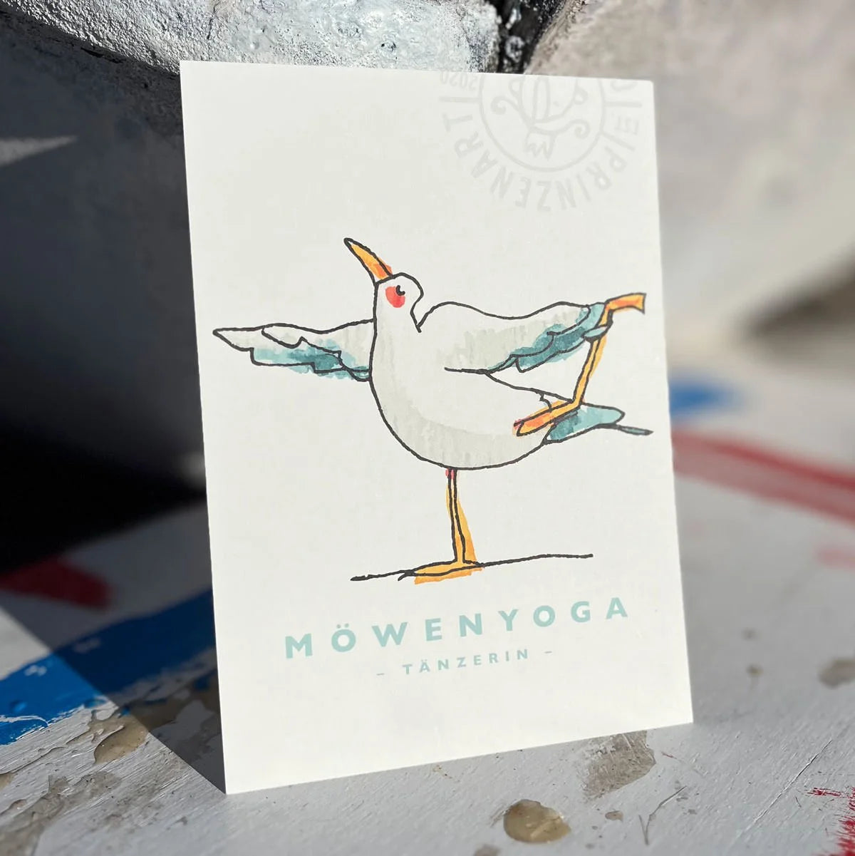 Yogamoewen-Postkarte Moewe als Taenzerin auf Boot, maritime Aquarell | Prinzenart